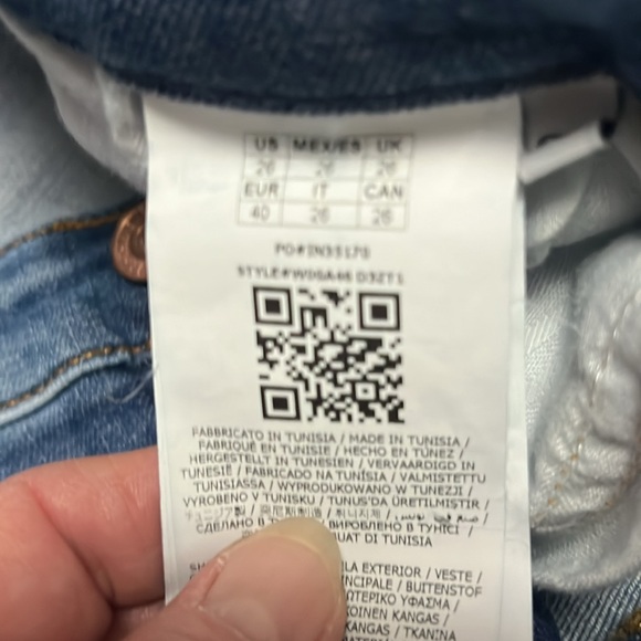 Guess Jeans - Picture 2 of 5